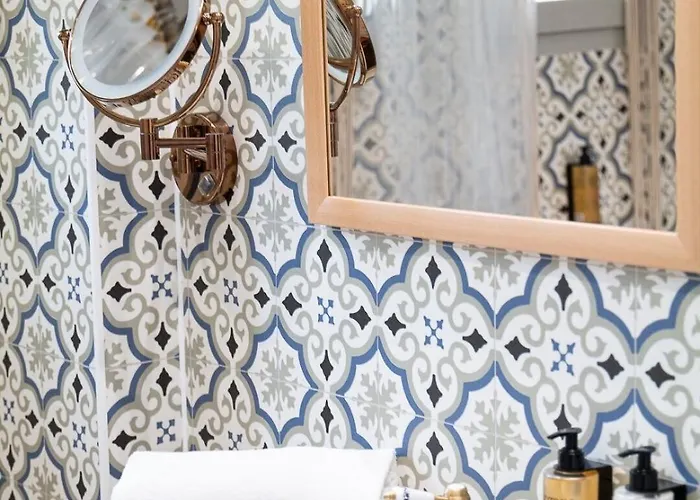 Jardin La Bohémienne Du Mandara , Juan-les-pins, Cote D Azur Juan-les-Pins